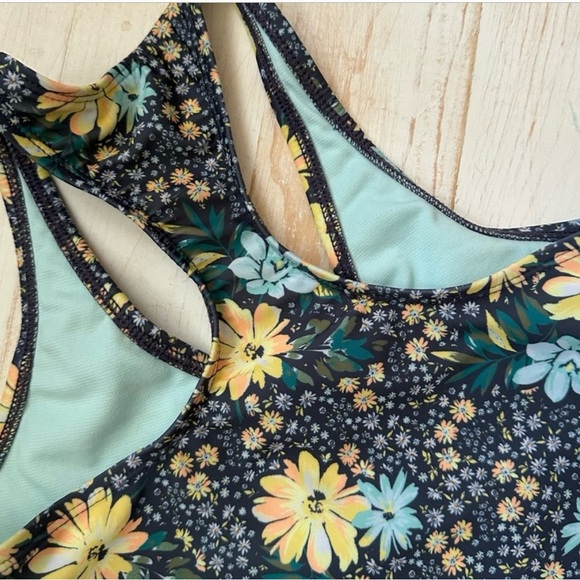 Two piece swimsuit - Picture 5 of 6